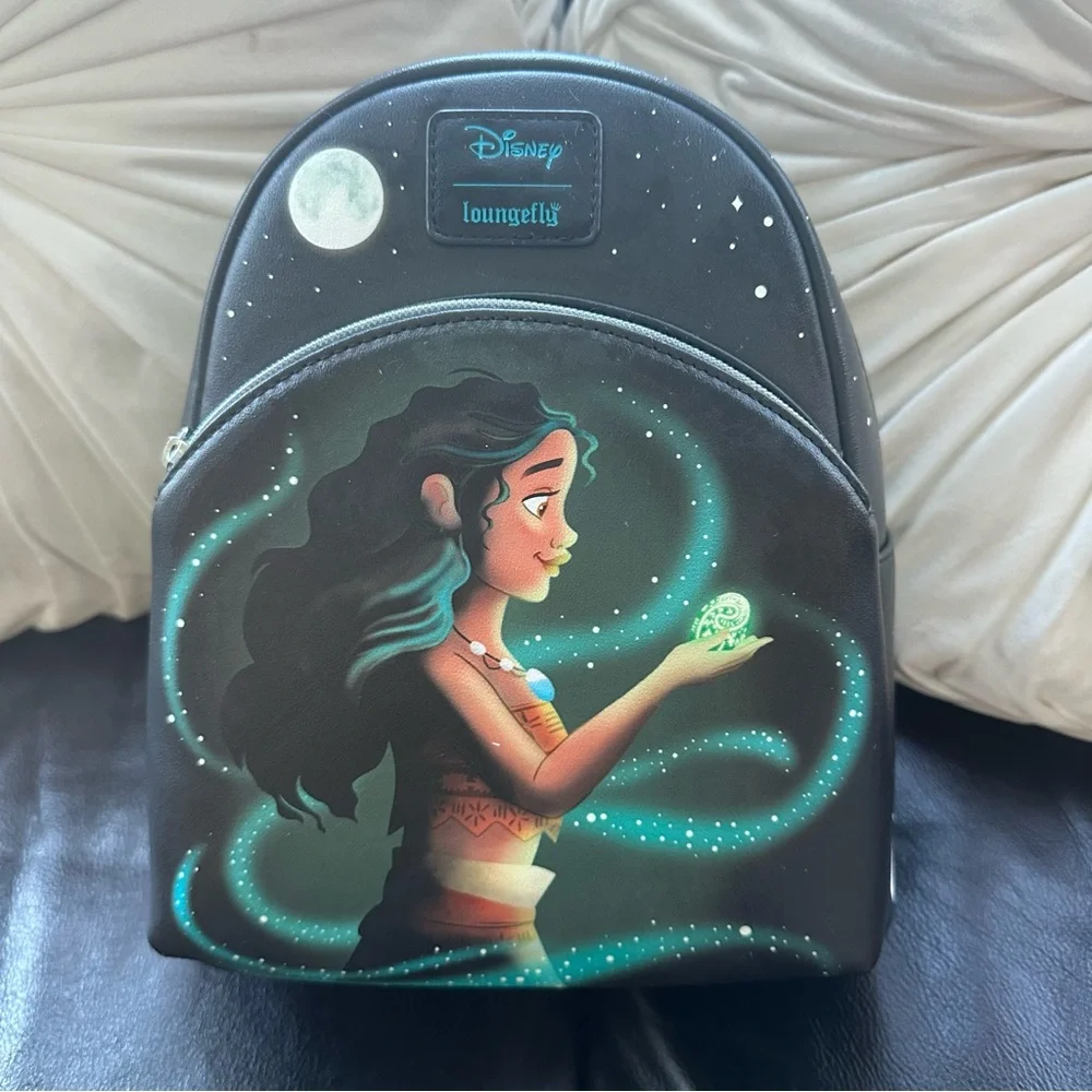 Disney Moana Heart of Te Fiti Mini Loungefly Backpack: NWT - Picture 1 of 14